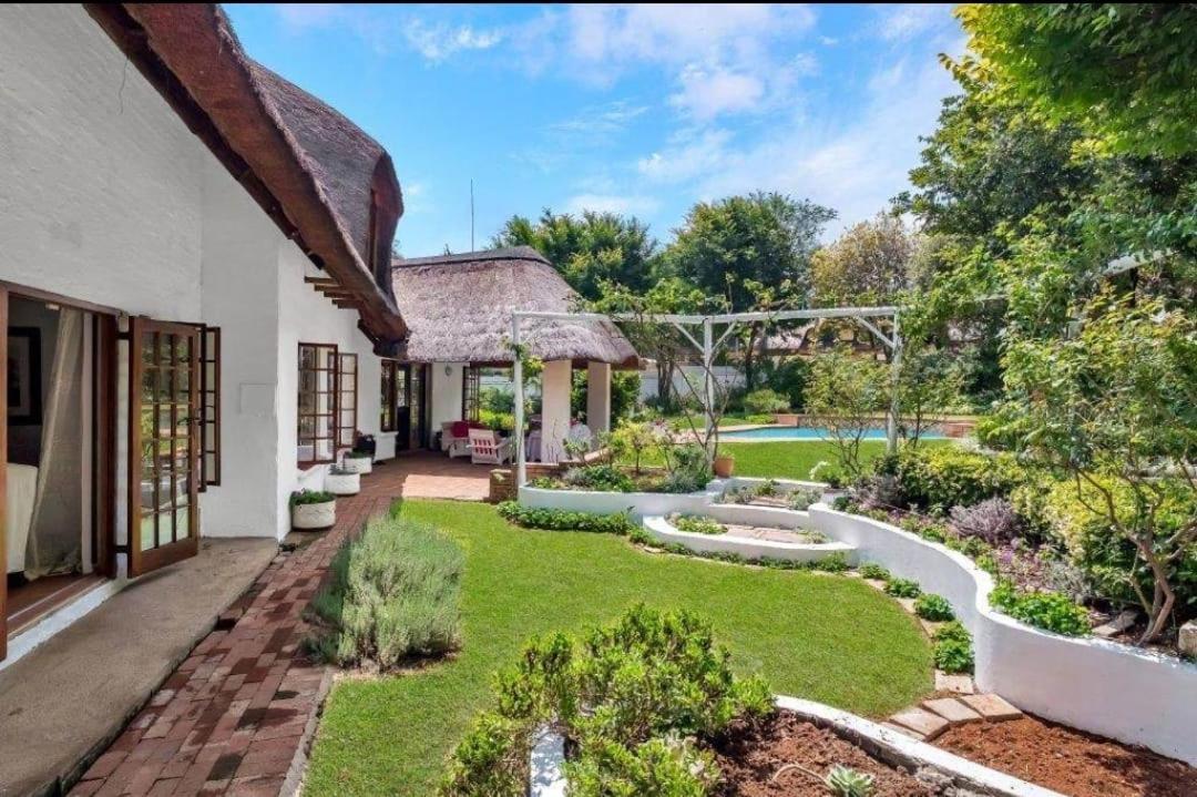 ساندتون Libra Lodge المظهر الخارجي الصورة