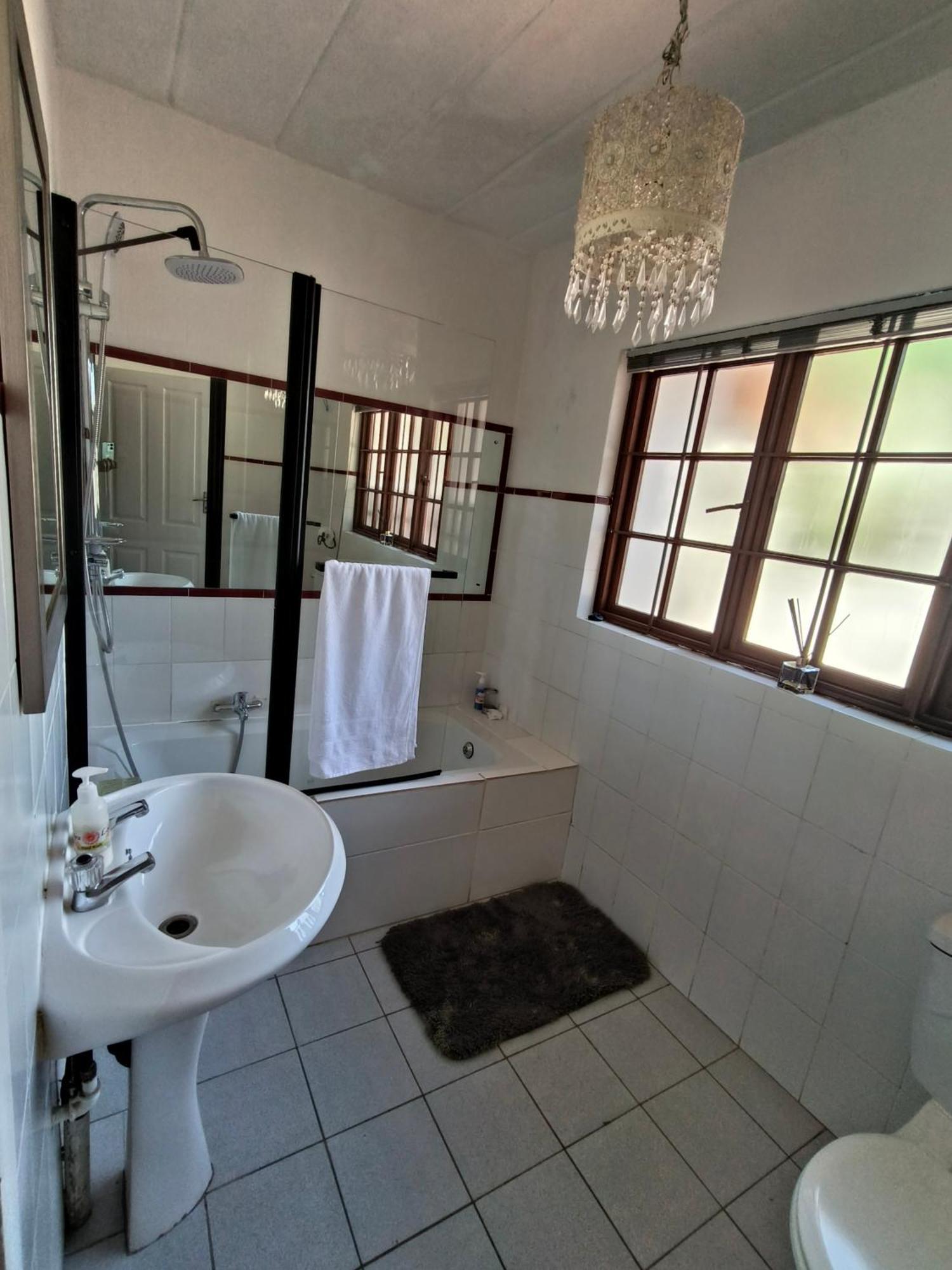 ساندتون Libra Lodge المظهر الخارجي الصورة